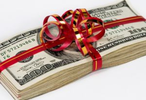 Креативные способы денежных подарков на свадьбу 