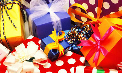 Секреты упаковки подарков и правила цветовой гаммы