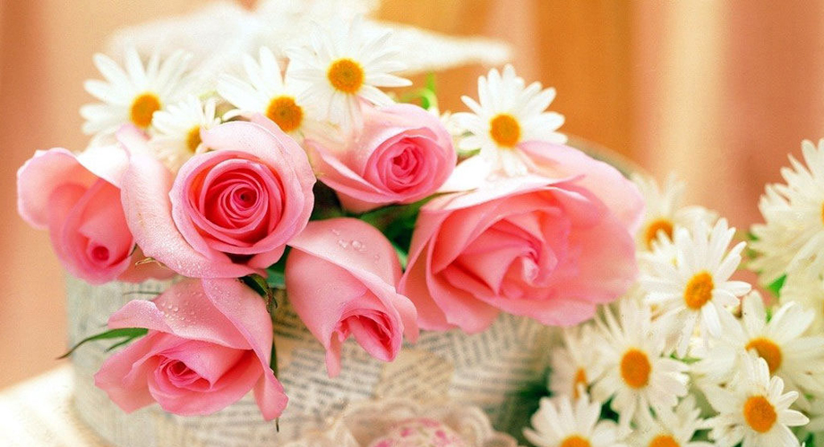 Сценка-поздравление на юбилей свадьбы "День Роз"